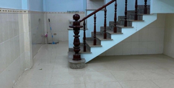 cần bán gấp nhà bình chánh 60m2\350tr