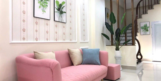 Cần bán gấp nhà Ngọc Thụy, 70 mét, 5 tầng, mt4,5m, giá bán 3,8 tỉ.