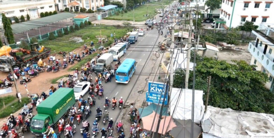 Gia đình về quê cần bán gấp nền đất đẹp ngay sát chợ