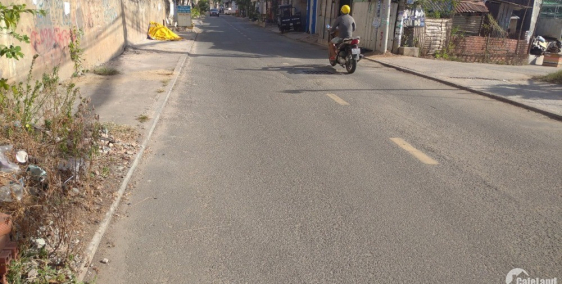 Bán gấp miếng đất đường nhựa 8m, 200m2 thổ cư giá 500Tr