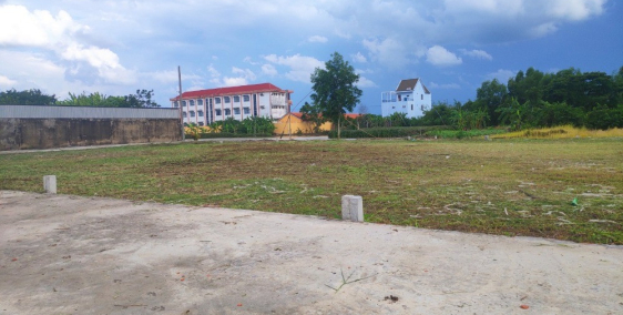 Bán 20 lô đất đã tách sổ hồng riêng, mặt tiền 835, ngã tư xoài đôi