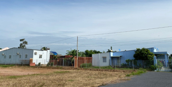 Kẹt tiền bán gấp lô đất diện tích 200 m2 trong đó có 60m2 đất thổ cư