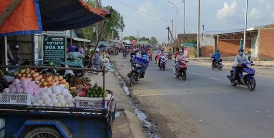 Bán gấp lô đất 10x61 mặt tiền đường 821 Mặt tiền đường nhựa