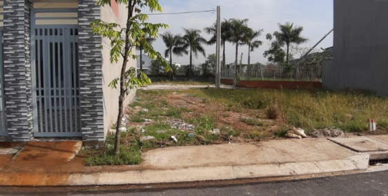 Kẹt tiền bán gấp lô đất mặt tiền đường Trịnh Quang Nghị