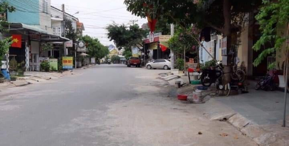 Do kẹt tiền cần bán gấp lô đất MT Phạm Hùng, Giá: 850tr , Diện tích: 6x17m2