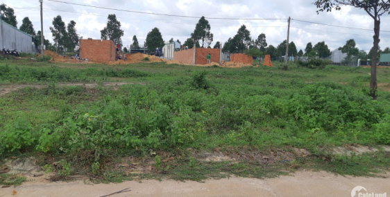 Cần bán nhanh miếng đất gần Vsip2A 100m2 sổ sẵn LH 0938.79.89.49