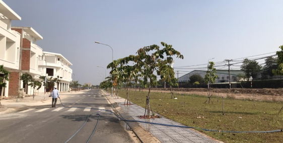 -	Đất Hố Nai 3, Ngay Trường Học Lê Đình Chinh, Sổ Hồng Sẵn, Giá chỉ 490tr/nền.