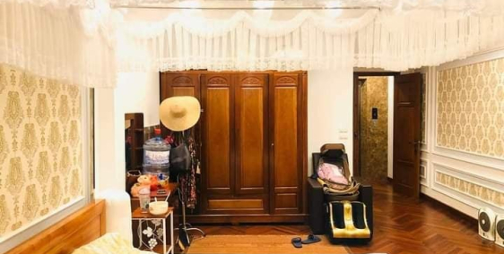 Bán nhà Linh Lang, lô góc, 3 thoáng,ô  tô vào nhà, 65m 7T 11.5 tỷ.