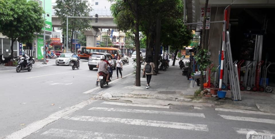 Bán Nhà phố Phùng Chí Kiên DT: 40m2, giá 4,4 tỉ (Thương lượng)