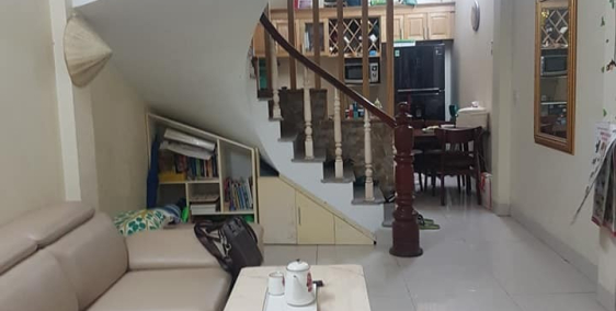 Bán gấp nhà Giải Phóng, ô tô vào nhà, kinh doanh. Giá 4 tỷ 200tr.