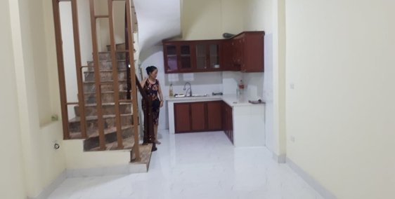 Nhà Trương Định, Hai Bà Trưng, DT 33m*4 tầng, MT 3m.