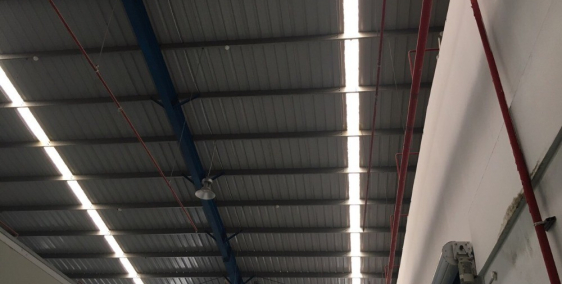 Cho thuê xưởng 2600m2 cả xưởng và văn phòng Khu công nghiệp Quế Võ 1.