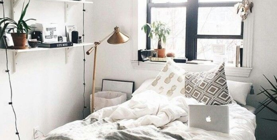 Cho thuê nhà ngõ 1 ngủ gần Vincom Bà Triệu, chỉ 3.8 triệu.