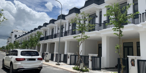 Nhà 1 lầu 3 phòng ngủ 3WC , diện tích 92m2