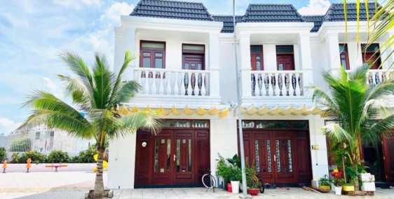 Nhà xây hoàn thiện, gần BIG C Dĩ An, sổ hồng riêng