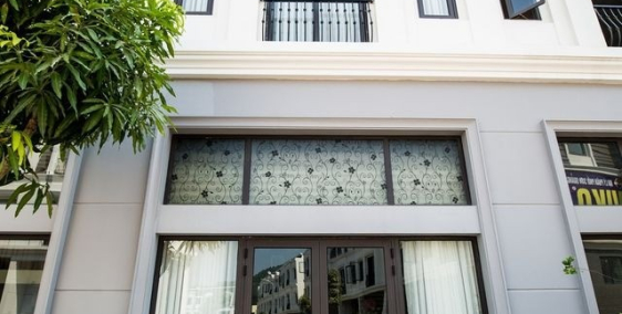 ĐIỀU GÌ ĐANG CHỜ BẠN TẠI NHÀ PHỐ KINGS TOWN, BÃI CHÁY