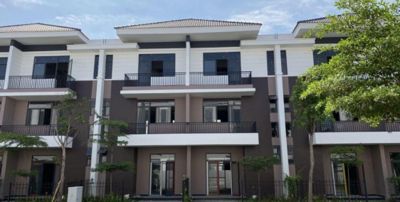 Thư giãn cuối tuần với Biệt thự nghỉ dưỡng view hồ sinh thái rộng 100ha Hóc Môn