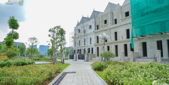 Bán biệt thự lâu đài phố thiết kế theo phong cách cổ điển pháp