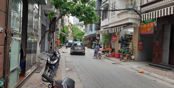 Nhà Mặt phố Đội Cấn, vỉa hè 2m, kinh doanh đỉnh cao, 51m2 giá 10,8 tỷ