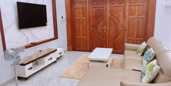 Kẹt tiền cần bán căn nhà mặt tiền bên hông bv Đồng Nai,phường Tam Hòa..