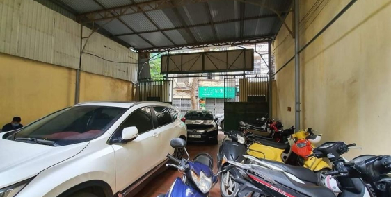 Mặt ngõ ô tô tránh Nguyễn Chí Thanh, Đống Đa, 250m2, MT 9m, 38 tỷ.