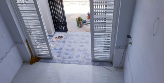 Bán nhà phố 1 trệt, 1 lầu, 2 pn, 2 hẻm 4m oto, shr công chứng ngay