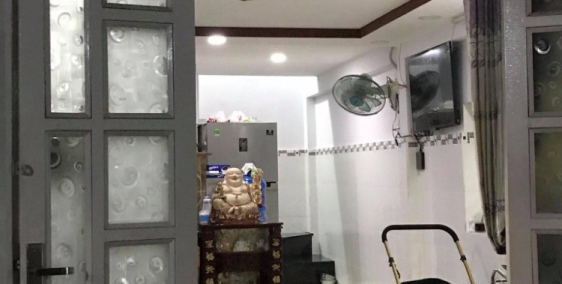 Bán nhà hẻm XH Quận 11, P3, Lạc Long Quân 30m2 3 tầng chỉ 3.4 tỷ.