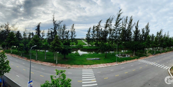 Nhà phố mặt tiền đường  24m ngay trung tâm thành phố Sóc Trăng