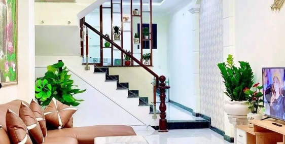 Bán gấp nhà Giải Phóng 30m, ngõ OTO cách phố 100m