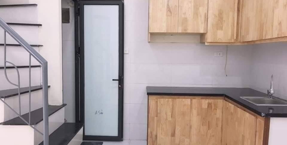 Nhà ngõ ngõ Chợ Khâm Thiên, 3 tầng, xe ba gác vào tận nơi, giá 1.8 tỷ