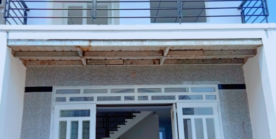 Nhà 1 trệt 1 lầu 3 phòng ngủ. 400 triệu. SHR