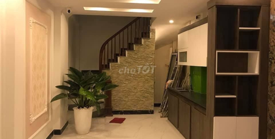 Bán nhà Phố Chiến Thắng tặng nội thất, 53m2 MT 6.6m giá 4.5 tỷ.