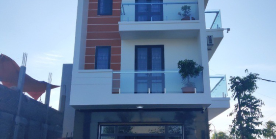 Bán nhà 3 tầng trung tâm tp ngõ rộng 10m có chỗ để xe oto , giá chỉ 1,5ty