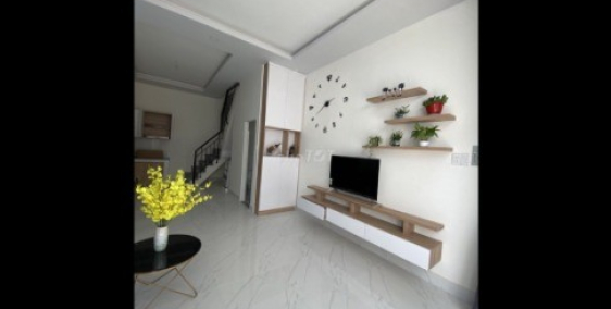 Nhà phố 1 lầu 1 chệch 1 băng công