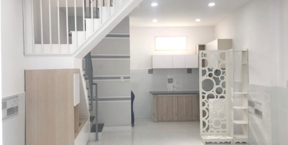 Nhà trống, vào ở ngay (4*8m)/NH, 1 lầu hẻm 258 Dương Bá Trạc P2 Q8