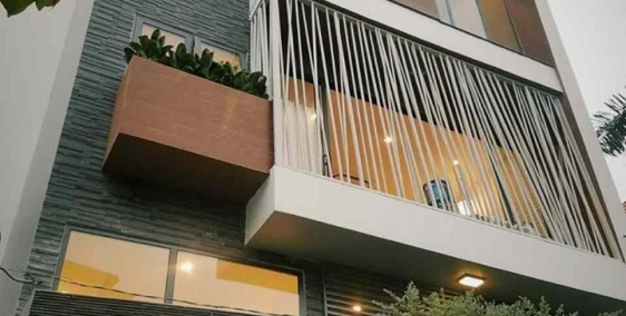 Nhà mặt tiền đường Bàu Cát đôi, DT 4x18m CN 72m2, XD 3 tầng, giá 22.5 tỷ