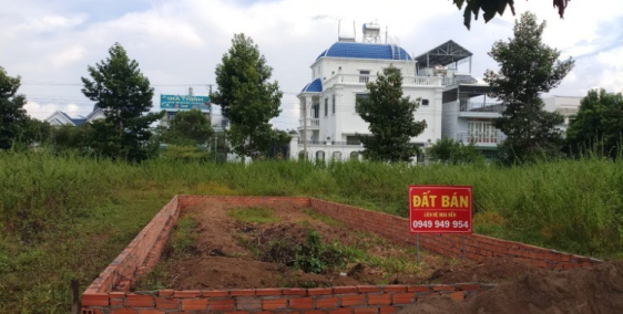 Nền tại khu Ngọc Hầu - Núi Sam - Châu Đốc - An Giang