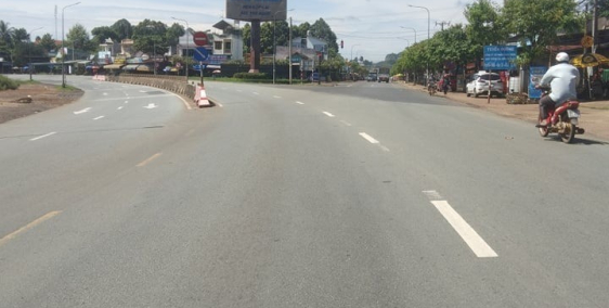 Bán gấp đất kinh doanh mặt tiền QL1A