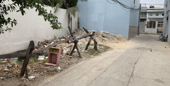 Bán gắp miếng đất cạnh chợ Bình Trị Đông, Bình Tân