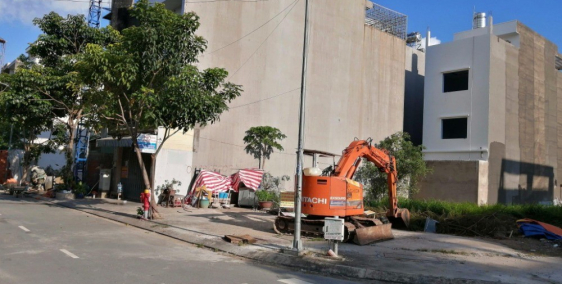 Sang nhanh lô kế góc 100m2, giá 3 tỷ sổ hồng chính chủ, LK Tên Lửa, gần chợ Bà H