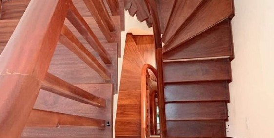 Bán gấp nhà phân lô Phú Diễn vỉa hè, kinh doanh.