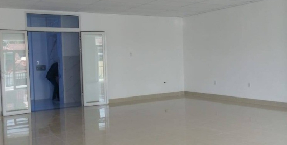 Văn phòng mới xây. Ngang 8m, dài 15.6m. 1 trệt 3 lầu, st, garage, thang máy