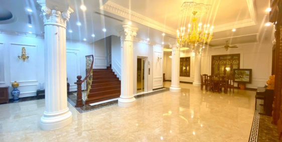 Tiếp tục thêm 1 tỷ nữa + hạ 2 tỷ bán cung điện bị lãng quên phố Hoàng Cầu.