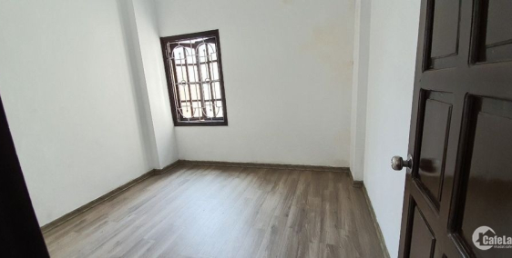 Bán nhà mặt ngõ, buôn bán nhỏ phố Đào Tấn, 3.5 tầng 1.89 tỷ