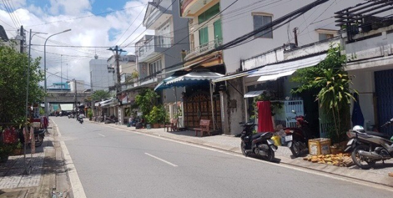 BÁN ĐẤT TẶNG NHÀ CẤP 4 - MẶT TIỀN VÕ TÁNH