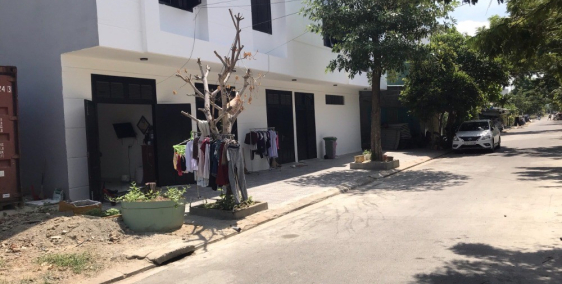 Nhà đẹp MT đường, sau lưng bến xe 500m