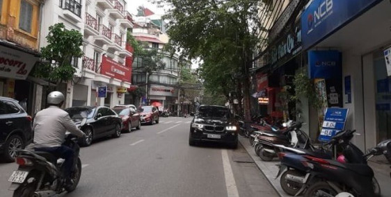 Cần bán nhà mặt phố Bát Đàn, Kinh Doanh, Hoàn Kiếm, DT 93.3m2