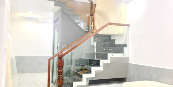 3.5*10/2lầu hẻm 227 Nguyễn Biểu P2 Q5 (full nội thất cao cấp)