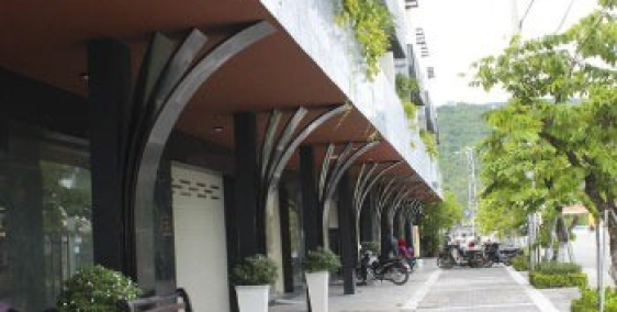 Bán nhà 3 tầng MT Ngô Quyền , 100m2 đất, 3PN, 4WC giá bán gấp siêu rẻ