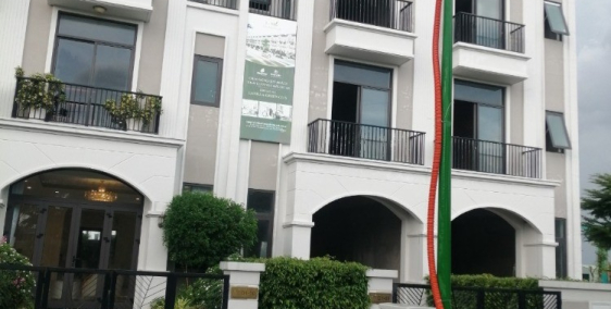 BÁN 90 CĂN NHÀ MẶT TIỀN QUỐC LỘ 1A VEN SÔNG VÀM CỎ. TRUNG TÂM HÀNH CHÍNH TỈNH.